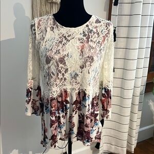 BKE boutique Floral Lace Women Top